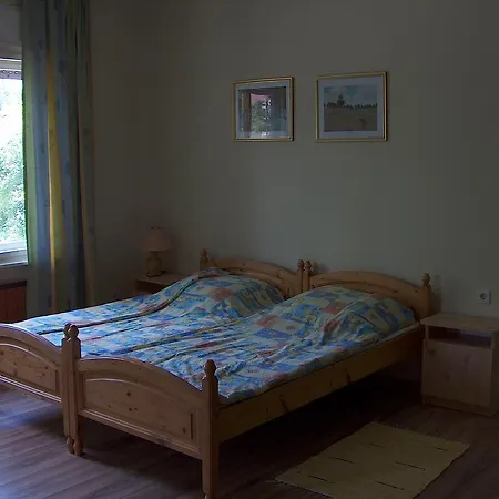 Apartmanhaz Sipos שיופוק
