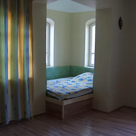 Apartmanhaz Sipos דירה *